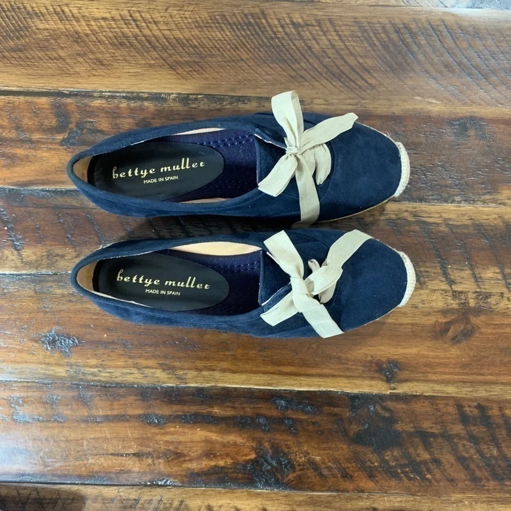 Bettye Muller Eve Suede Espadrille Flats Navy Blue Bow Tie Shoes Size 7